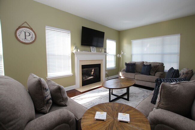 Foto del edificio - Spacious, Furnished Home for Rent!