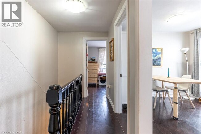 Photo du bâtiment - 132 Barnesdale Ave N