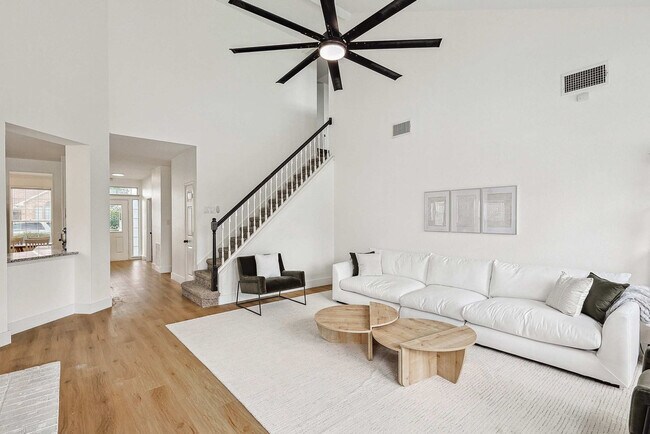 Foto del edificio - 806 Longleaf Dr
