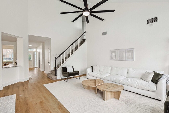 Building Photo - 806 Longleaf Dr
