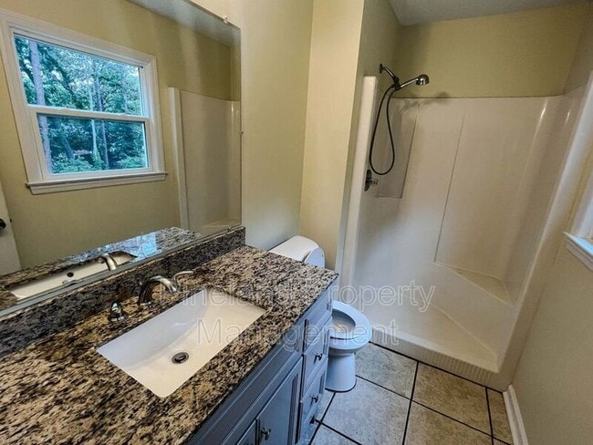 Foto del edificio - 544 Hilliard Dr