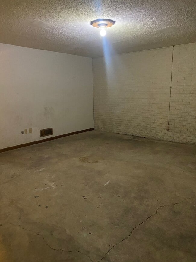 Building Photo - 412-414 N 27th St