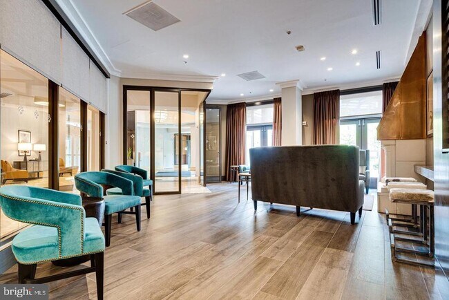 Foto del edificio - 3101 N Hampton Dr