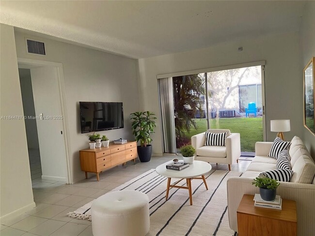Foto del edificio - 3201 NW 103rd Terrace