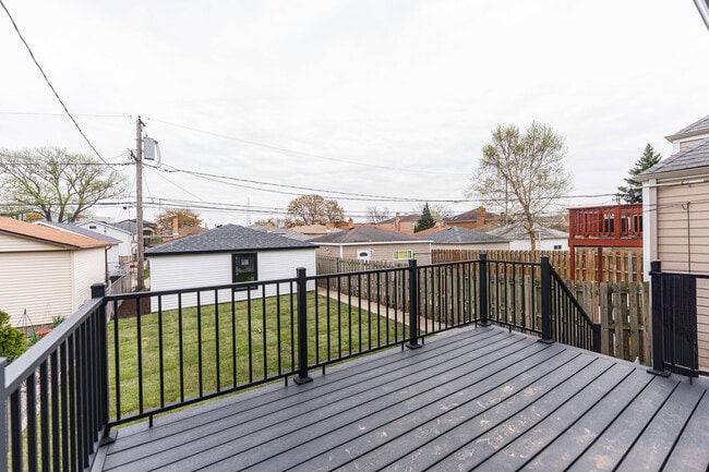 Foto del edificio - 4129 N Oketo Ave