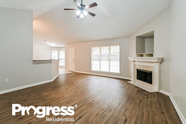 Building Photo - 4060 Triple Crown Loop N