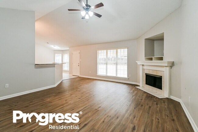 Foto del edificio - 4060 Triple Crown Loop N