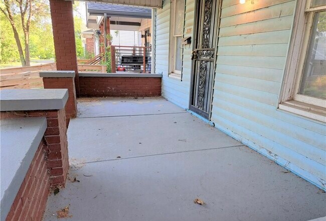 Front covered porch - 1525 Spruce St