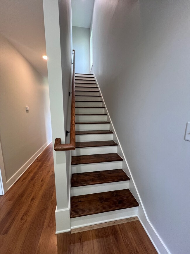 Foto del edificio - Room in House on S Webb St