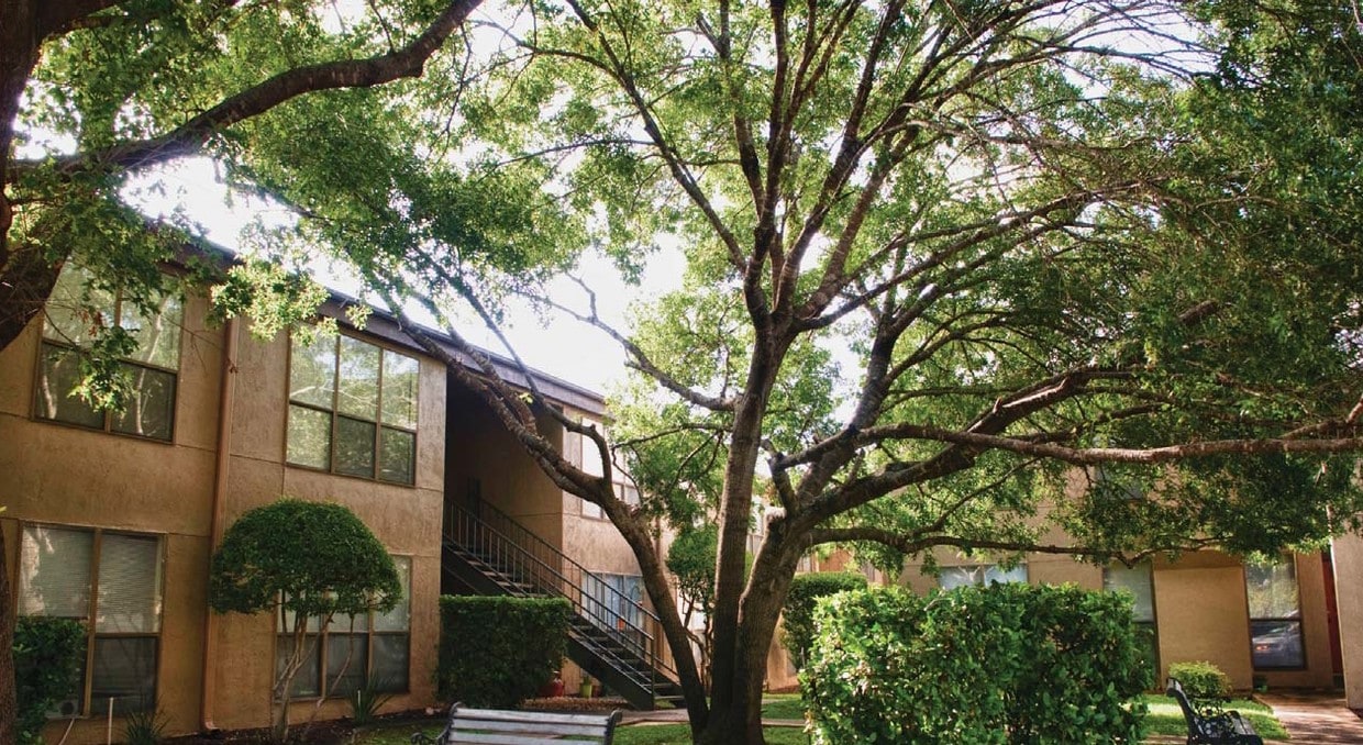 Primary Photo - Settlers Landing Apartments