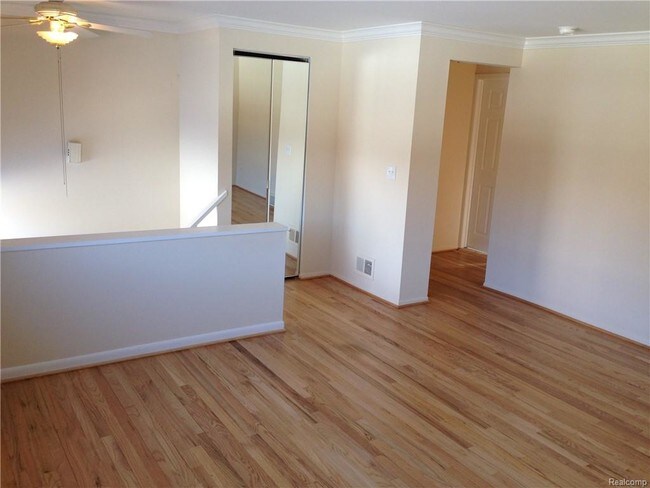 Foto del edificio - 158 E Hickory Grove Rd