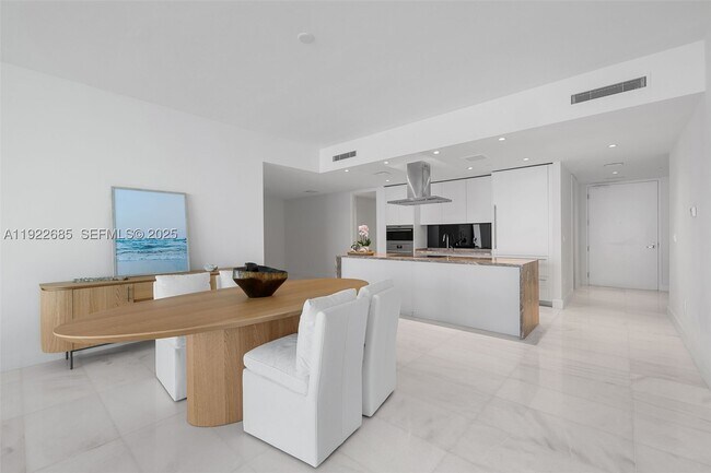 Foto del edificio - 700 NE 26th St