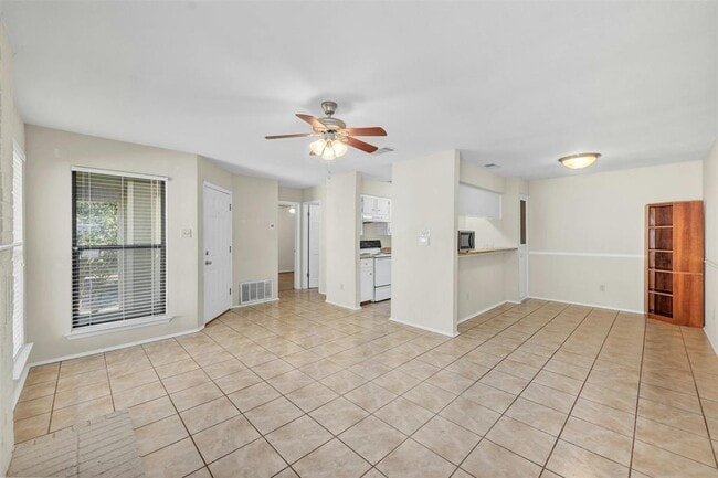 Building Photo - 10616 Mellow Ln