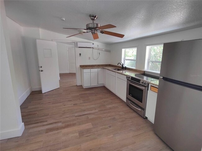 Building Photo - 2925 Frontier Dr