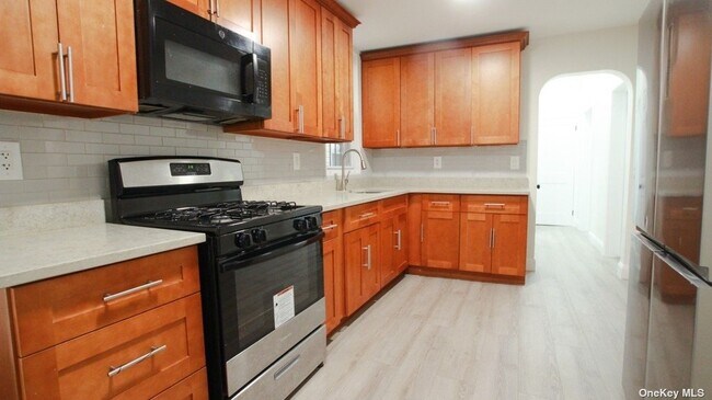 Building Photo - 2713 Newkirk Ave
