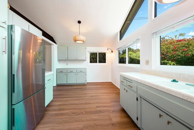 Foto del edificio - Charming 2-Bedroom Retreat Near More Mesa ...