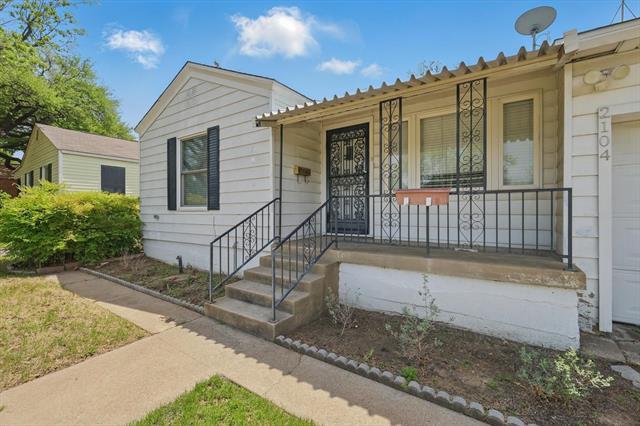 Building Photo - 2104 W Lotus Ave
