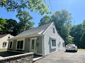 Building Photo - 15 Nestro Rd