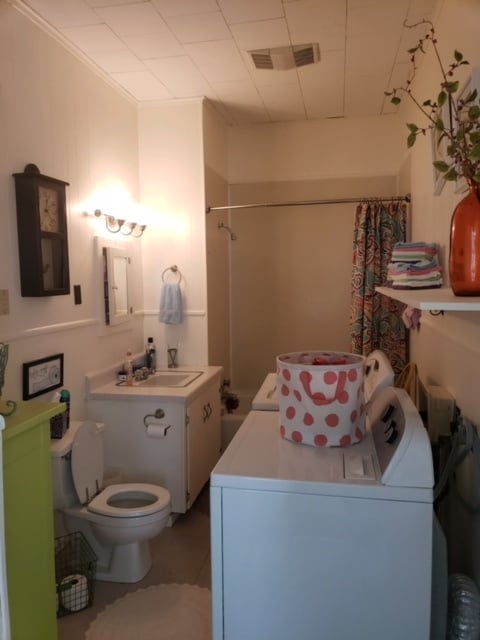 Bathroom - 105 Rayland St