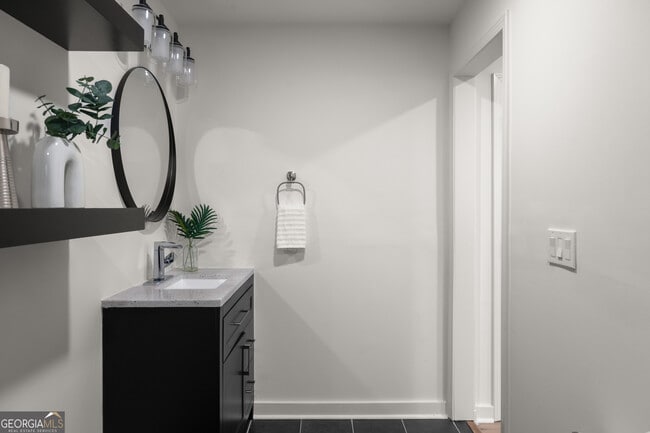 Building Photo - 1180 Fleming St