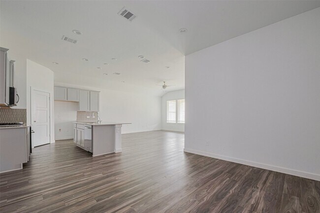 Building Photo - 133 Aurora Spgs Dr