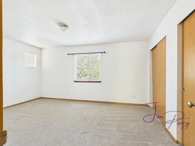 Foto del edificio - 5747 Fallbrook Ln