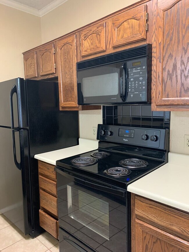 Foto del edificio - 1020 Mockingbird Ln