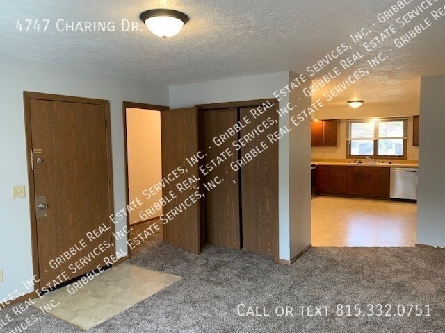 Foto del edificio - 4747 Charing Dr