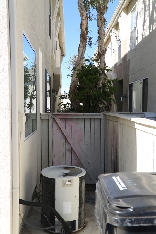 Foto del edificio - 11844 Scripps Creek Dr