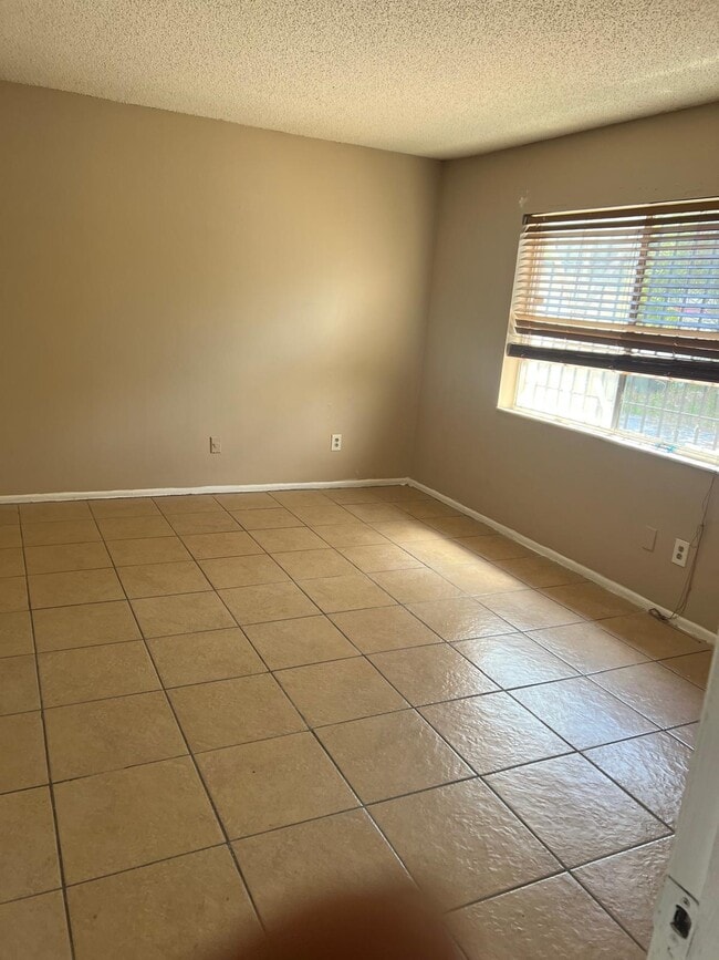 Building Photo - 3156 Split Willow Dr
