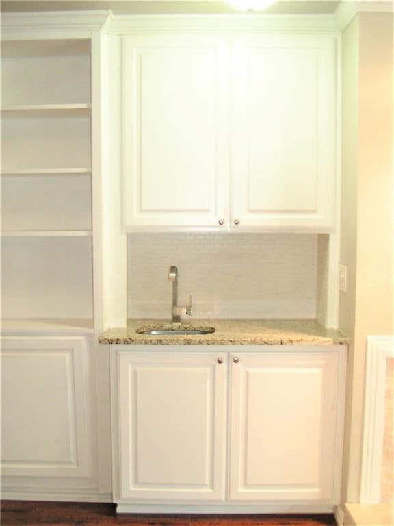 Building Photo - 6627 Valleyside Rd