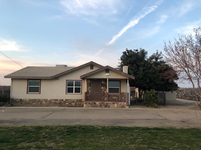 Foto del edificio - 7902 Clinton Ave