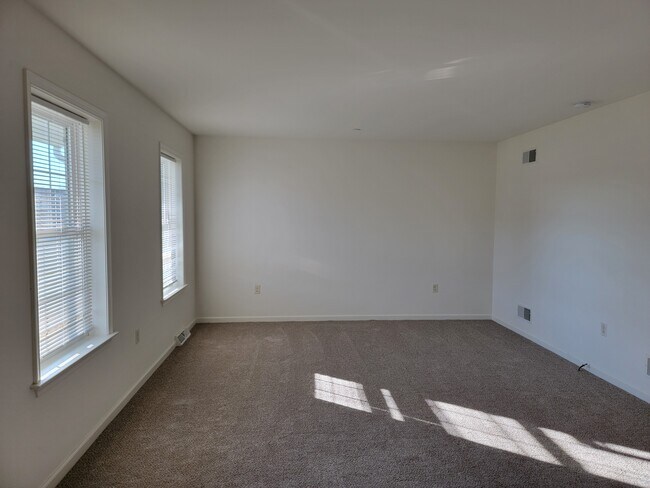Foto del edificio - 213 Limestone Dr