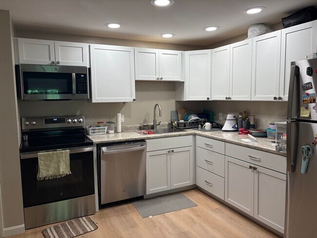 Foto del edificio - 1711 White Cedar Blvd