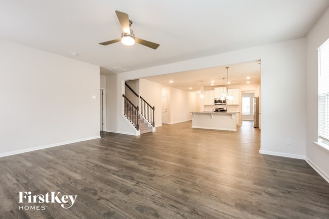 Foto del edificio - 574 Hillpark Ln
