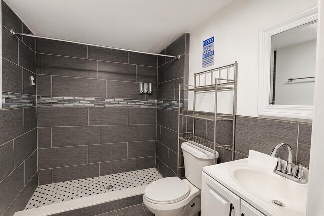 Building Photo - 5525 Quist Dr