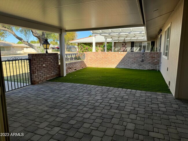Foto del edificio - 15609 N Cameo Dr