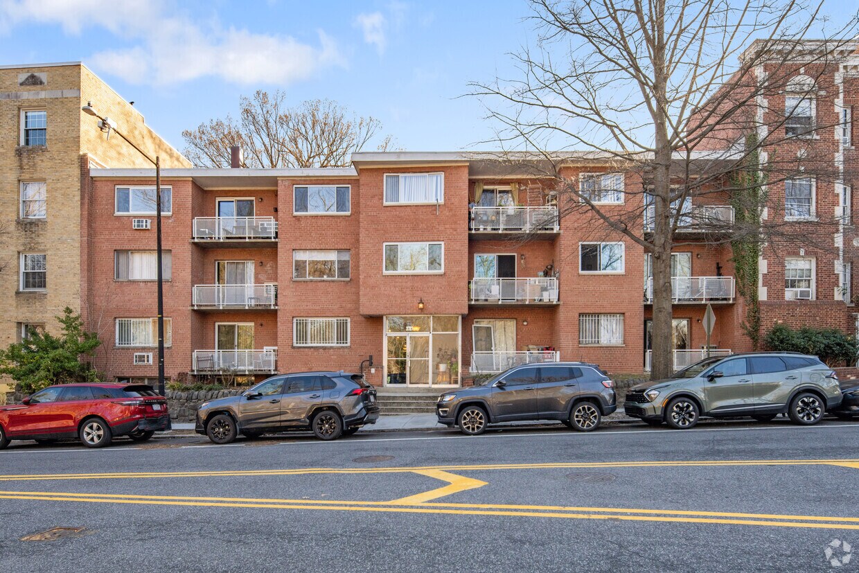 Primary Photo - 2727 Adams Mill Rd NW