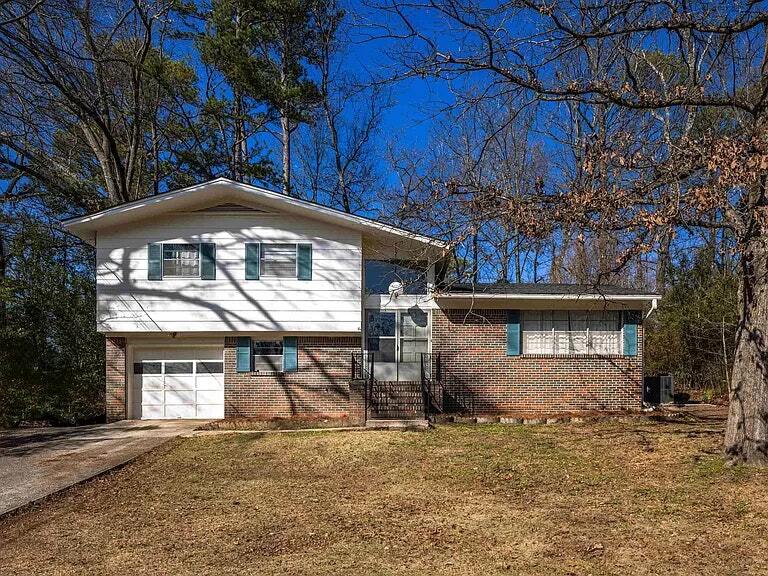 Building Photo - 1408 5 Mile Rd