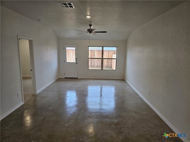 Foto del edificio - 1309 Concord Dr