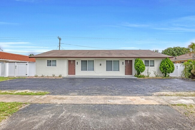 Building Photo - 3548 NE 5th Dr