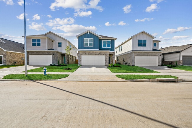 Building Photo - Sycamore Heights