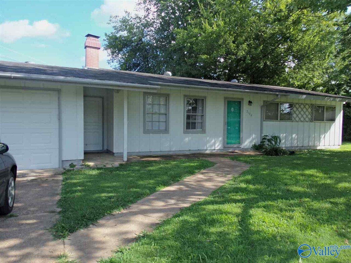 Primary Photo - 2120 Birchwood Dr NE