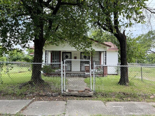 Foto del edificio - 3335 33rd Pl N