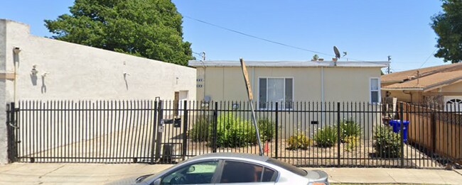 Building Photo - (223): 224-226 South 6th St.