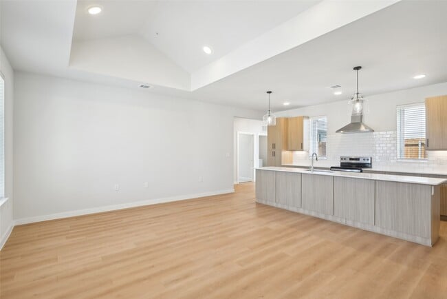 Building Photo - 3651 S Custer Rd