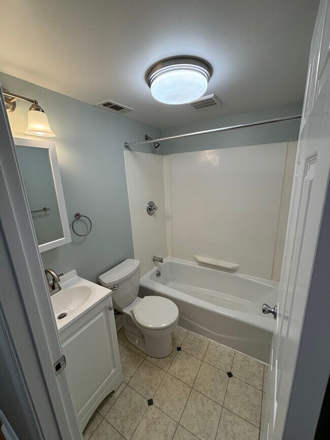 Foto del edificio - 3458 Keswick Rd