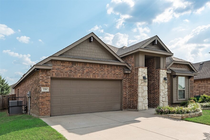 Foto principal - 228 Dakota Dr