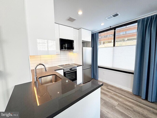 Foto del edificio - 700 Roeder Rd