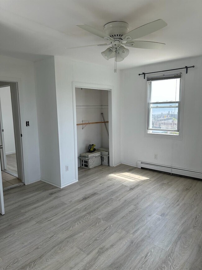 Foto del edificio - 923 W Park Ave